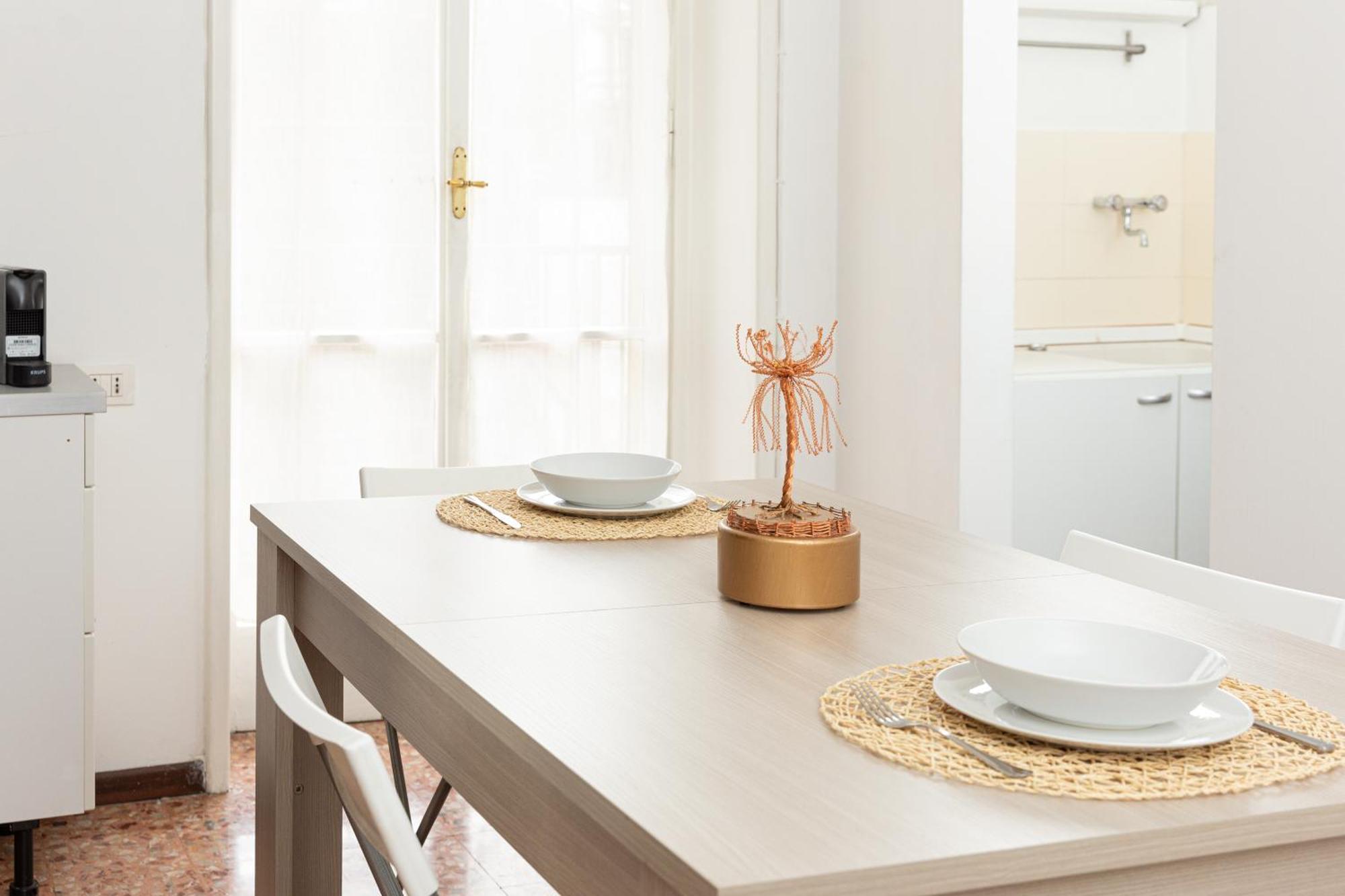 Picasso - Spacious Exclusive Apartment Милан Экстерьер фото